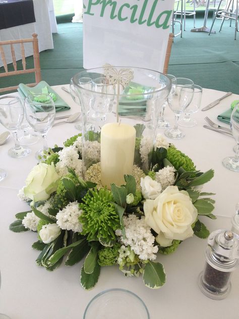 Tafel Decor, Church Flowers, Wedding Table Decorations, Wedding Arrangements, Deco Floral, Candle Centerpieces, Floating Candles, Table Flowers, Floral Centerpieces