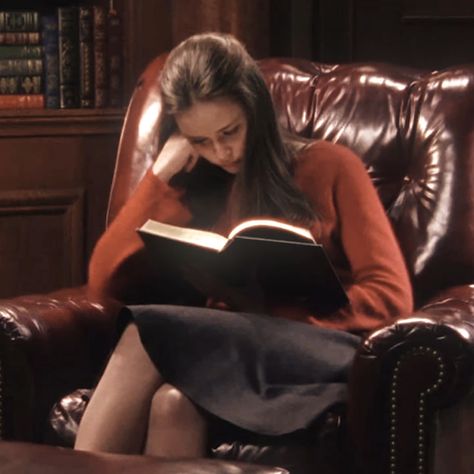 Photography Book, Rory Gilmore, Gilmore Girls, A Book, Hogwarts, We Heart It, Lost, Reading, Books