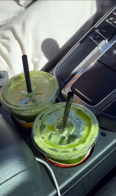 Resep Starbuck, Sharpen Aesthetic, Coffee Matcha, Pretty Drinks, Healthy Lifestyle Inspiration, Green Juice, In Car, Ig Stories, Green Aesthetic