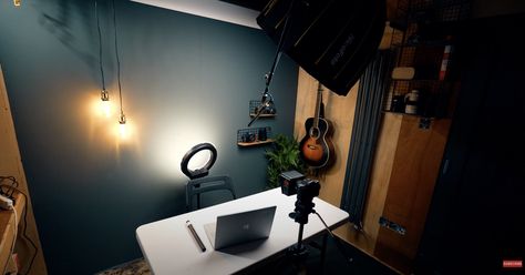 Home Studio Lights, Podcast Background Design Studio, Home Studio Setup Youtube, Youtube Room Ideas, Youtube Setup Background, Home Film Studio, Youtube Backdrop Ideas, Video Studio Design, Content Studio Spaces