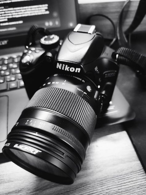 Nikon Camera Aesthetic, Camera Black And White, Kamera Nikon, White Camera, Gold Everything, Nikon D3200, Camera Nikon, Bright Skin, Bright Eyes