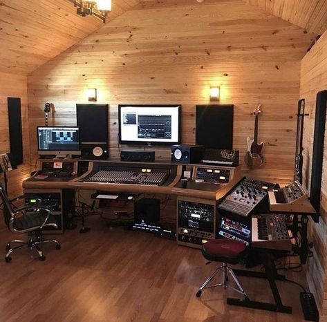 Home Music Studio Ideas, Bedroom Music Studio, Music Studio Design, Home Recording Studio Setup, Recording Studio Setup, Home Studio Ideas, Home Music Rooms, Audio Studio, Recording Studio Design