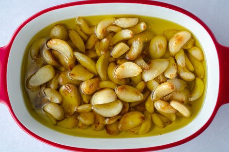 Cooked Onions, Roasted Garlic Recipe, Garlic Confit, 4 Family, Canadian Thanksgiving, Christmas Feast, Bread Dip, Party 2023, Lentil Stew