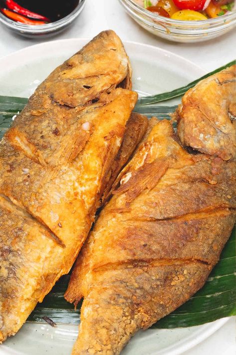 Crispy Fried Whole Fish Recipe - Recipes by Nora Whole Fish Fry Recipe, Whole Tilapia Recipes, Crab Fried Rice Recipe, Redfish Recipes, Fried Whole Fish, Crab Fried Rice, Whole Fish Recipes, Snapper Recipes, Crab Fries