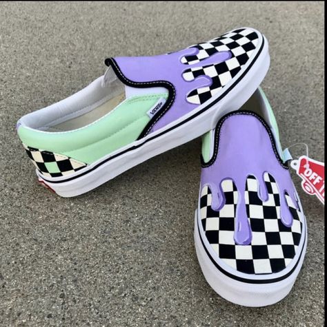 Vans Shoes Outfit Women, Vans Shoes Outfit, Vans Shoes Fashion, Vans Painted, Custom Vans Shoes, Painted Shoes Diy, Cute Vans, Painted Vans, Outfit 2020