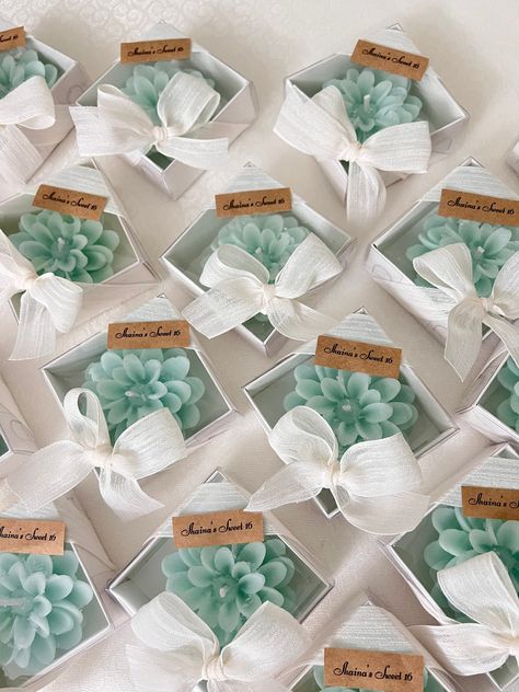 Centerpiece Favors, Bridal Shower Favors For Guests, Wedding Candle Gift, Antipasto Pasta, Shower Candles, Baby Shower Gift Favors, Lotus Flower Candle, Baby Shower Gifts For Guests, Flower Candles