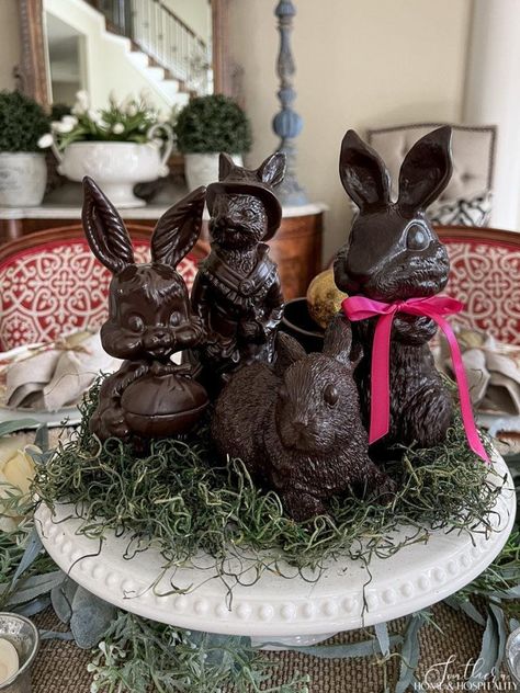 This faux chocolate bunny DIY is so easy and a charming addition to your spring decor. It's hard to believe they aren't real chocolate! Chocolate Bunny Decor, Easter Dining Table, Bunny Diy, Easter Figurine, Chocolate Bunnies, Chocolate Rabbit, Easter Decorating, Easter Centerpiece, Chocolate Easter Bunny