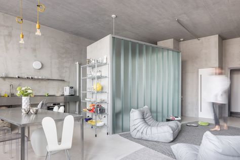 Loft Studio, Design Apartment, Tiny Spaces, Ligne Roset, Design Del Prodotto, Bratislava, Apartment Interior, Elle Decor, Contemporary Architecture