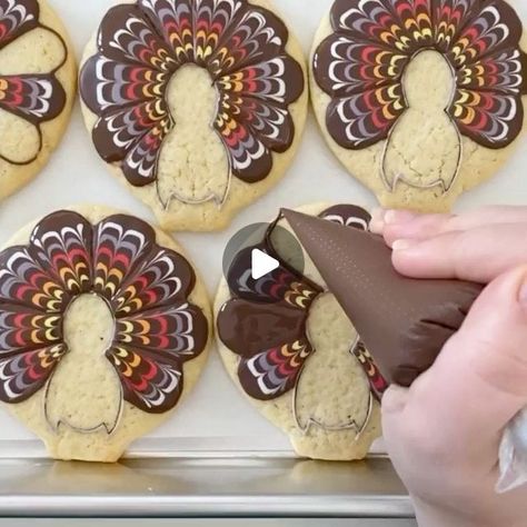 Turkey Sugar Cookies, Thanksgiving Cookies Decorated, Cookies Thanksgiving, Holiday Cookies Decorated, Fall Decorated Cookies, Halloween Sugar Cookies Decorated, Cookies Decorated With Royal Icing, Cookie Recipe Video, Halloween Cookie Recipes