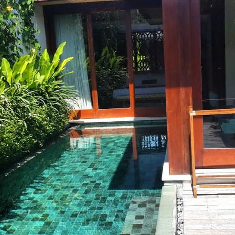 Green Stone Sukabumi with lava stone combo The Natural Tiles for swimming pool ( Pedra Hijau - Bali Pool Tiles ) Dark Green Pool, Green Tile Swimming Pool, Green Swimming Pool, Sukabumi Pool, Bali Stone Pool, Tropic Blue Mini Pebble Pool, Green Pool Tiles Mosaics, Bali Pool, Natural Tile