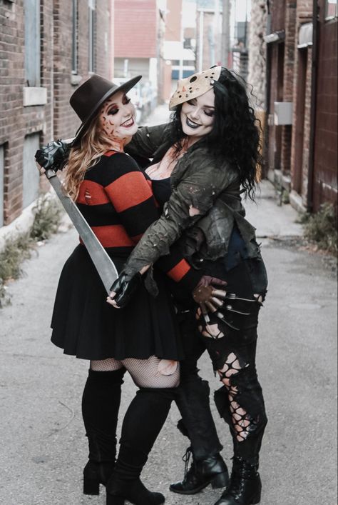 #Femalefreddykruegercosplay #freddykrueger #jasonvoohees #femalejasonvooheescosplay #bestfriendcostumes #fridaythe13th #freddyvsjason Female Leatherface Costume, Plus Size Freddy Krueger Costume, Jason Voorhees Girl Costume, Diy Spooky Photoshoot, Freddy Vs Jason Photoshoot, Freddy Krueger Couple Costume, Female Freddy Krueger Costumes, Jason Costume Women, Freddy Krueger Costume Women