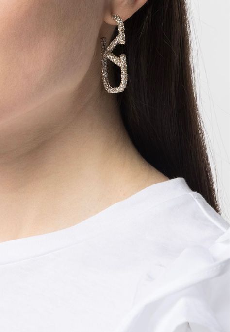 Valentino Earrings Outfit, Valentino Earrings, Earrings Outfit, Minimal Jewellery, Expensive Jewelry, Minimal Jewelry, Fashion Pieces, Luxury Jewelry, Valentino Garavani