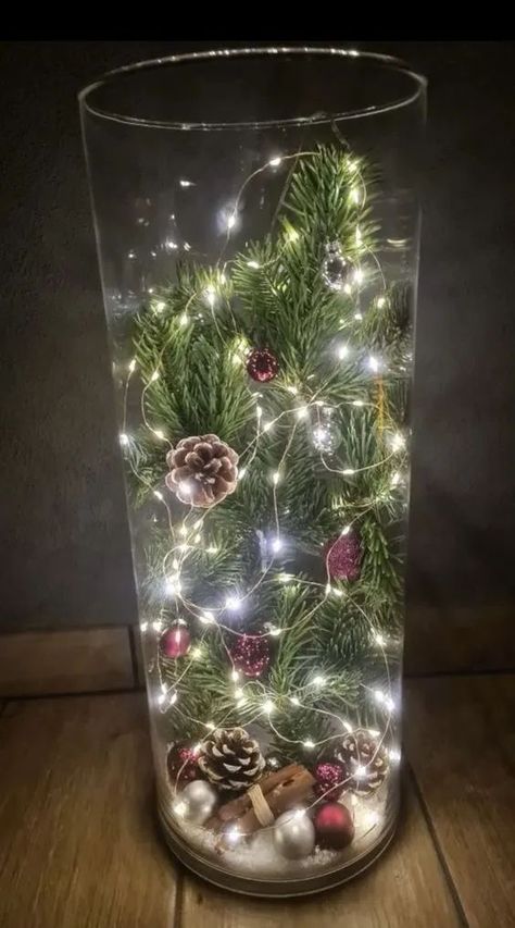 Glass Vase Christmas Decor Ideas, Winter Vase Filler Ideas, Large Vase Filler Ideas, Christmas Vases Decorations Diy, Glass Vase Christmas Decor, Vase Christmas Decor, Christmas Decorations On A Budget, Vase Filler Ideas, Easy Diy Christmas Decorations