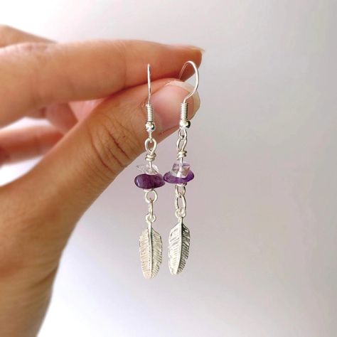 Uniquely Handmade with natural Amethyst & White Crystal Chips, these earrings showcase a sleek design #amethystjewelry #gemstonejewelry #beadedjewelry #handmadejewelry Chip Earrings, Gemstone Earrings Dangle, Earrings Feather, Drop Earrings Silver, Handmade Crystal Jewelry, Crystal Chips, Crystal Jewellery, Amethyst Jewelry, Earrings Women