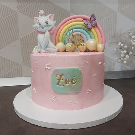 I made this Marie cat and rainbow cake for Zoé's first birthday 🥰 Rainbow Cat Birthday Cake, Marie Cat Birthday Cake, Rainbow Cat Cake, Eclectic Cake, Zoe Cake, Birthday Essentials, Birthday Cake For Cat, Marie Cat, Birthday Decorations Kids