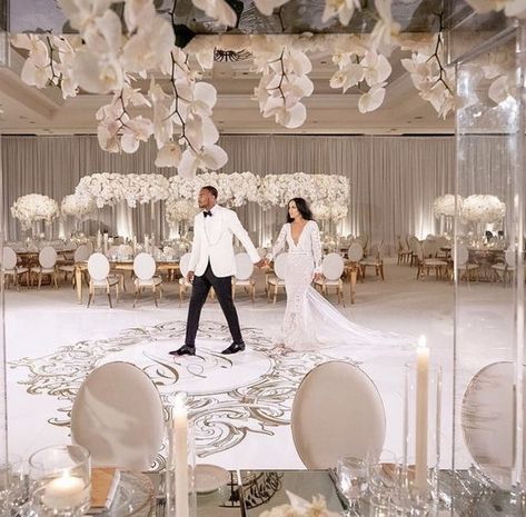 White And Gold Dance Floor, Gold Dance Floor, Bolo Paris, Monarch Beach Resort, White Wedding Decorations, All White Wedding, Marriage Vows, Wedding Reception Inspiration, Wedding Decor Elegant