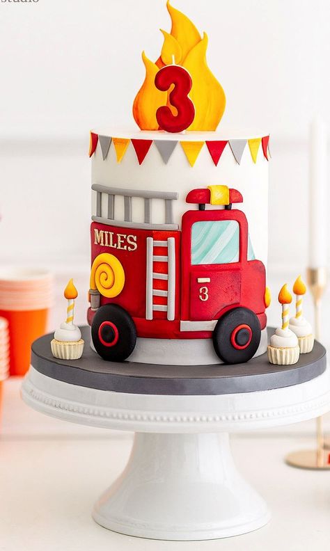 Truck Theme Cake, Fire Engine Birthday Party, Firefighter Birthday Cakes, Fireman Sam Cake, Fire Engine Cake, Fire Engine Birthday, Bolo Hot Wheels, Fire Fighter Cake, Fireman Cake