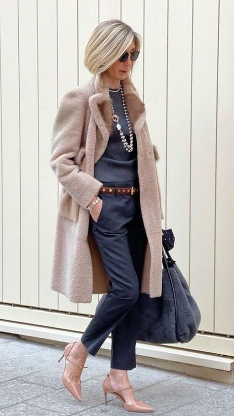 Easy Everyday Outfits, Mode Over 50, Casual Trendy Outfits, Casual Chic Outfits, Stylish Outfits For Women Over 50, Clothes For Women Over 50, Over 60 Fashion, Stil Elegant, Mode Casual