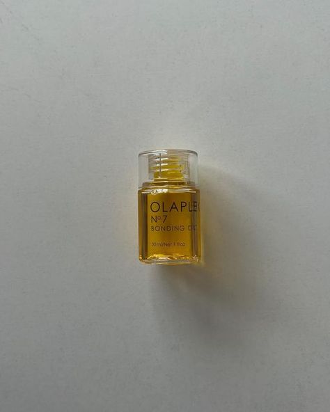 Olaplex Oil Aesthetic, Hair Oil Aesthetic, Olaplex Aesthetic, Oplex Hair Products Aesthetic, Oplex Hair Oil, Hair Oil Aesthetic Photography, Soft Minimalism, Self Care Bullet Journal, Minimal Aesthetic