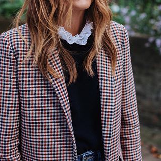 Propper Preppy Pullover, Preppy Mode, Checkered Blazer, High Neck Blouse, Estilo Preppy, Looks Street Style, Street Look, Plaid Blazer, 가을 패션