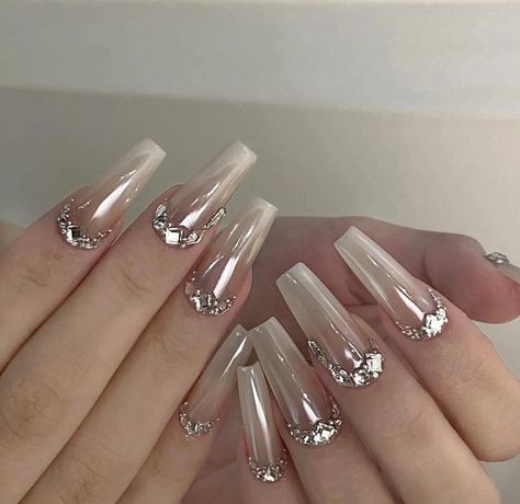 Pearl Coffin Nails, Nails W Rhinestones, Nail Art Box, Art Deco Nails, Asian Nails, Hello Nails, Nail Art Studio, Korean Nails, Grunge Nails