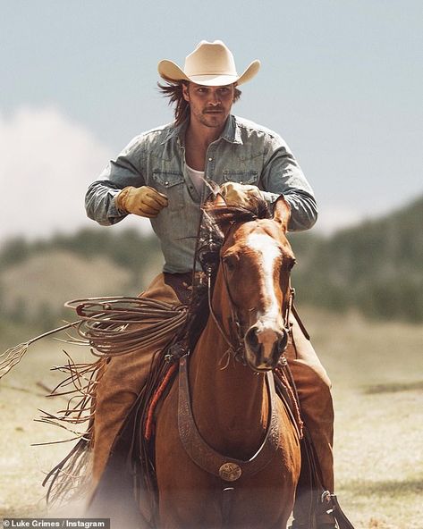 Yellowstone Kayce, Kayce Dutton, Yellowstone Series, Luke Grimes, Blue Denim Shirt, Womens Biker Jacket, Cowboy Up, Whatsapp Wallpaper, Kevin Costner