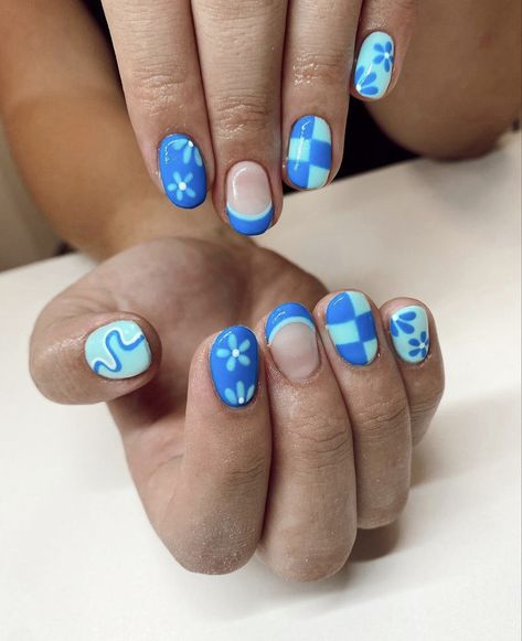 Lake Inspired Nails, Blue Retro Nails, Fun Summer Nails Short, Blue Spring Nails, Lake Nails, Fun Blue Nails, Coastal Nails, Blue Nails Squiggle, Funky Blue Nail Designs