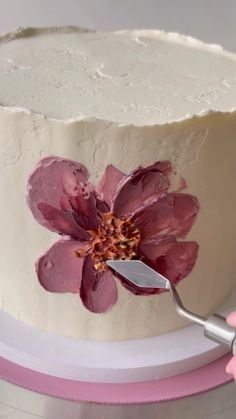 Cake Decorating Painting, Cake Decorating Styles, Painted Flower Cakes, Fall Flowers Cake, Spatula Cake Decorating, Buttercream Painted Cakes, Autumn Cake Decorating, Painting On Cakes, Cake Painting Tutorial