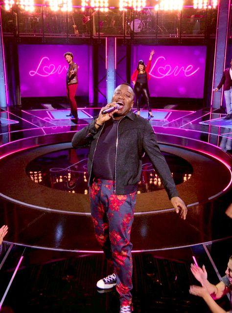 Tituss Burgess Hosts New Netflix Karaoke Show Sing On! That Will Have You Belting From The Couch #refinery29 Its Showtime, Music Competition, Kimmy Schmidt, Unbreakable Kimmy Schmidt, Singing Competitions, Masked Singer, Tv Show Games, New Netflix, Tv Host