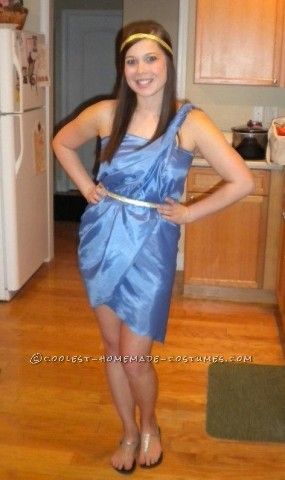 How To Make A Toga Out Of Fabric, Greek Costume Ideas, How To Make A Toga, Diy Voodoo Doll Costume, Diy Toga, Ancient Greek Costumes, God Costume, Voodoo Doll Costume, Medusa Halloween Costume