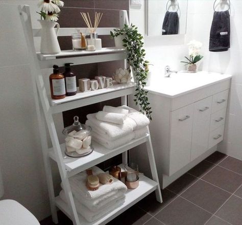 Bathroom Ladder Shelf, Aesthetic Work Desk, Ladder Shelf Decor, Room Inspo Aesthetic, Bathroom Organization Ideas, Bathroom Ladder, Baddie Apartment, Baddie Apartment Ideas, Bathroom Organizers