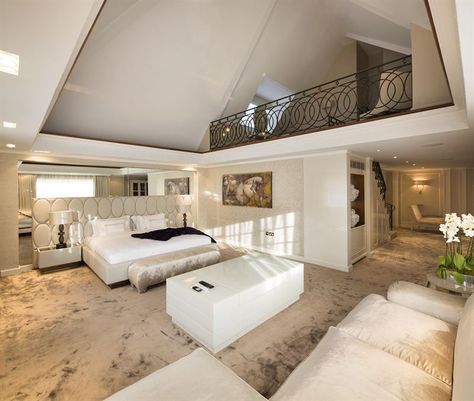 Mezzanine Bedroom Master Suite, Bedroom With Mezzanine, Mezzanine Bedroom Ideas, Loft Mezzanine, Bedroom Mezzanine, Mezzanine Design, Floor Bedroom Ideas, Mansion Bedroom, Mezzanine Bedroom