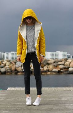 #yellowjacket #fashion Yellow Raincoat Outfit, Sam Francisco, Yellow Parka, Yellow Rain Jacket, Raincoat Outfit, Yellow Coat, Yellow Raincoat, Looks Street Style, Yellow Jacket