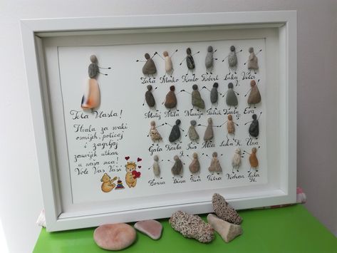 Pebble art kindergarden teacher gift Teacher Pebble Art, Rock Families, Stone Artwork, Art Teacher Gifts, Pebble Art Family, Stick Art, Pebble Pictures, Presents For Teachers, Staff Appreciation