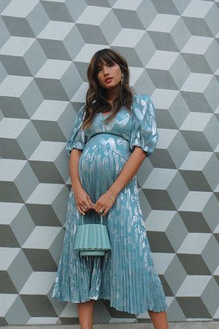 Maternity Formal Outfit, Pregnant Dresses For Wedding Guest, Cocktail Dress Pregnant, Pregnancy Cocktail Dress, Maternity Cocktail Attire, Fall Maternity Wedding Guest Dress, Pregnant Wedding Dress Guest, Pregnancy Wedding Dress Guest, Maternity Dresses For Wedding Guest Summer