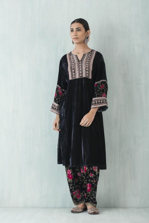 Printed Velvet Suits Women Indian, Velvet Salwar, Kashmiri Suits, Velvet Suit Design, Afghan Style, Zardosi Embroidery, Velvet Dress Designs, Punjabi Outfits, Good Earth