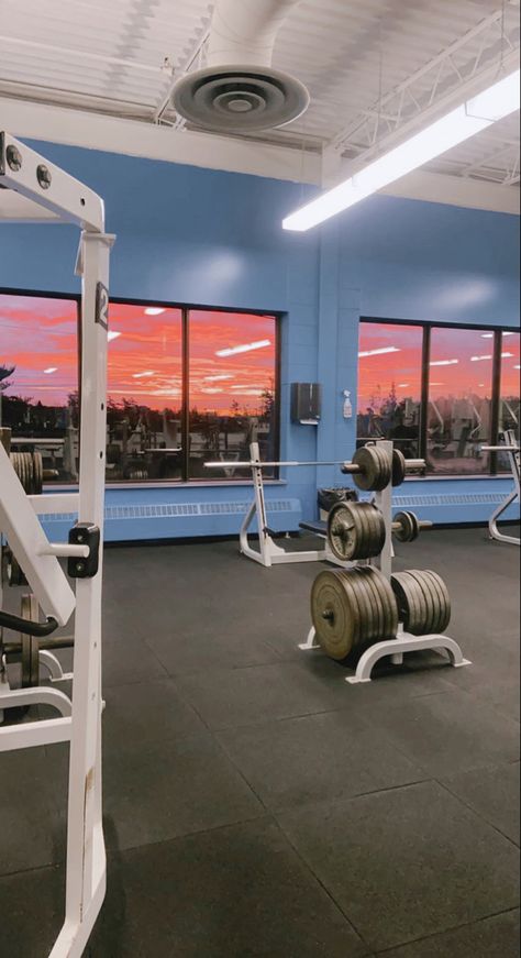 Gym Summer Aesthetic, Workouts Aesthetic, Mood 2024, Summer Vision, Summer Gym, Gym Girl, Spring Mood, Prayer Board, Workout Aesthetic