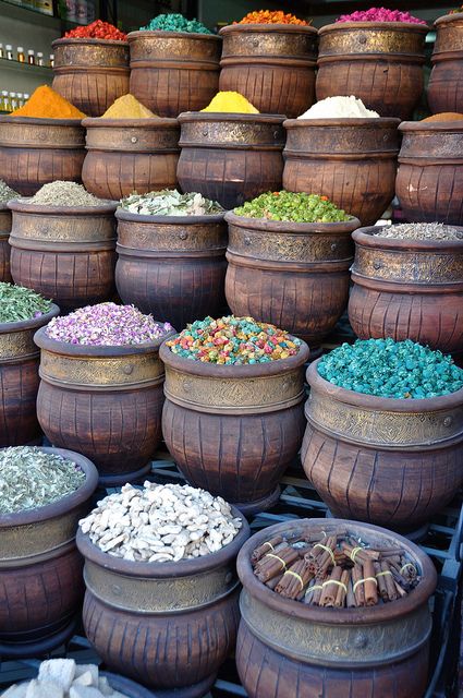 DSC_0095 | Flickr: Intercambio de fotos Types Of Spices, Spice Market, Dnd Stuff, Outdoor Market, Spices And Herbs, Silk Road, Food Market, Incredible India, India Travel