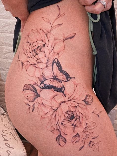 Butterfly Flower Hip Tattoo, Flower And Butterfly Hip Tattoo, Side Hip Butterfly Tattoo, Thigh Tattoos Women Butterflies, Thigh Butterfly Tattoo Women, Butterfly Tattoo On Thigh For Women, Back Hip Tattoos Women, Womens Thigh Tattoos, Thigh Tattoos Women Butterfly