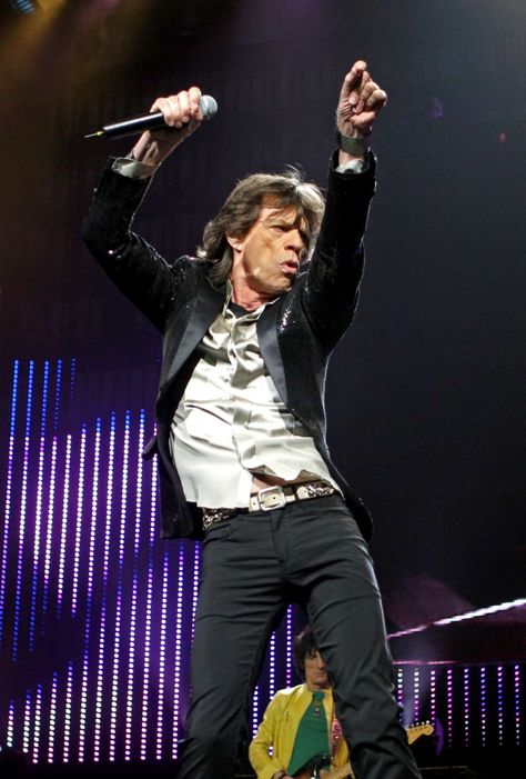 Moves like jagger Mick Jagger Dancing, Mick Jagger Rolling Stones, Rolling Stones Band, Good Morning My Friend, Moves Like Jagger, Like A Rolling Stone, Charlie Watts, Greatest Rock Bands, Janis Joplin