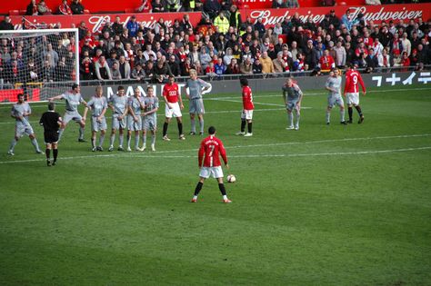 CR Shot Cristiano Ronaldo Free Kick, Young Messi, Ronaldo Free Kick, Sport English, Southeast London, British Things, Premier League Teams, Ronaldo Junior, Ronaldo Cristiano