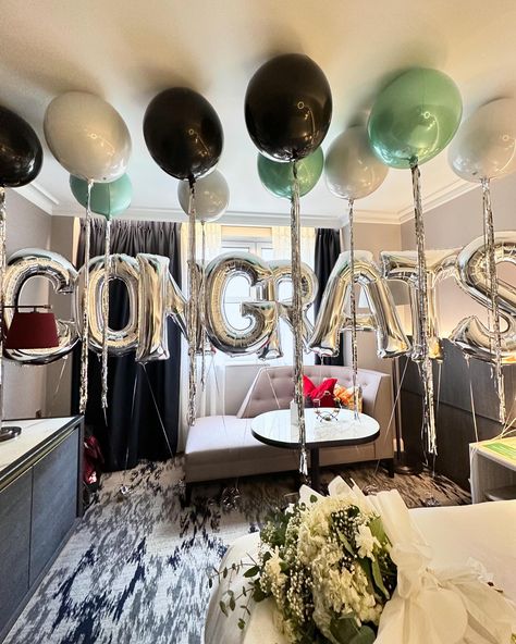 Congrats from the USA to London 🎉 Large foil letter balloons paired with orbz ceiling balloons and a bouquet of flowers 🪄✨ Delivery made ready from office and delivered straight to you 🎁 Next day delivery available London based 📍 • • #londonballoons #balloondelivery #gradballoons #grad #london #balloons #congratulations #congratsballoon #balloondecor #balloonartist #foilballoons #letterballoons #corporateeventsdecor #corporate #corporateballoons #orbz #orbzballoons #ceilingballoons #fl... Foil Letter Balloons, Ceiling Balloons, Congratulations Balloons, Balloons Flowers, Corporate Events Decoration, Balloon Delivery, A Bouquet Of Flowers, Balloon Flowers, Letter Balloons