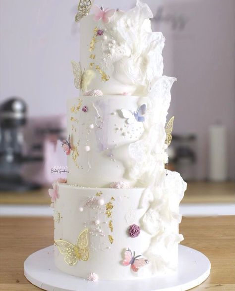 Butterfly Theme Wedding Cake, Wedding Cakes Butterfly, Two Tier Butterfly Cake, Amazing Cake Ideas, Pastel Rainbow Cake, Butterfly Wedding Cake, Butterfly Wedding Theme, Engagement Party Cake, Pastel Wedding Theme