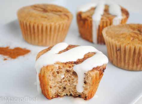 Fluffy cinnamon protein muffins with sweet cinnamon swirl and topped with a delicious icing. They're perfect for breakfast with just over 100 calories each. Apple Protein Muffins, Baking With Protein Powder, Protein Muffin Recipes, Unflavored Protein Powder, Apple Muffin Recipes, Cinnamon Icing, Healthy Flour, Apple Muffins, Protein Muffins