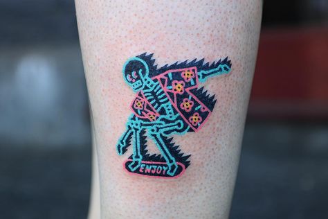 Hip Tattoo Quotes, Wildflowers Tattoo, Tattoo Colors, Bodysuit Tattoos, See Tattoo, Skeleton Tattoo, Yakuza Tattoo, Skeleton Tattoos, Irezumi Tattoos