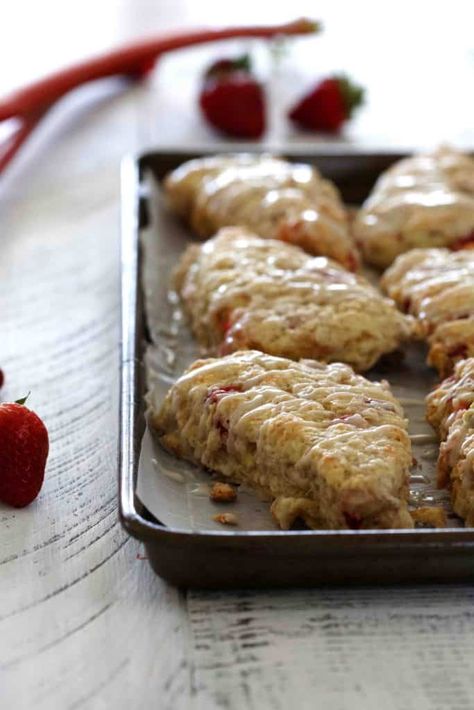 Strawberry Rhubarb Scones Strawberry Rhubarb Scones, Strawberry Rhubarb Recipes, Rhubarb Scones, Vanilla Bean Scones, Drop Scones, Strawberry Scones, Cinnamon Scones, Rhubarb Desserts, Scones Ingredients