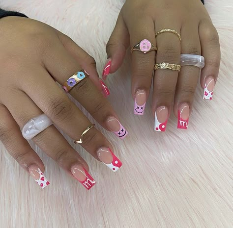 Painted Acrylic Nails, Disney Acrylic Nails, Dare Questions, Pink Crocs, Girly Acrylic, Acrylic Toe Nails, Acrylic Nail Set, Simple Acrylic, Fancy Nails Designs