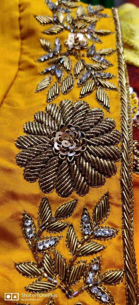 Zardosi Embroidery Motif, Zardosi Embroidery Blouse, Zardosi Work Blouse, Zardosi Embroidery, Embroidery Motif, Zardosi Work, Bracelets Easy, Maggam Work Blouses, Work Blouses