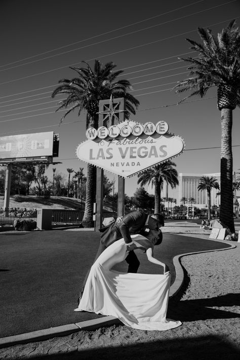 Weddings In Vegas, Vegas Wedding Dress Long, Las Vages Weddings, Vegas Wedding Tattoo, Elopement Las Vegas, Vegas Wedding Photography, Classy Vegas Wedding, Las Vegas Elopement Photography, Vegas Wedding Photoshoot