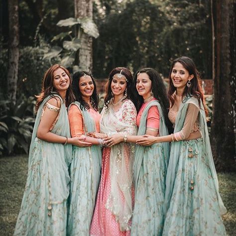 Such a bliss to have this beautiful picture with a Bridal Shower Indian, Aqua Bridesmaid Dresses, Bridesmaid Poses, Indian Bride Photography Poses, Bride Friend, Bridesmaid Photoshoot, Sisters Photoshoot Poses, Indian Bridesmaids, Indian Wedding Poses